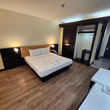 โรงแรม ซิตี้พาร์ค โคราช City Park Hotel Nakhonratchasima Екстериор снимка