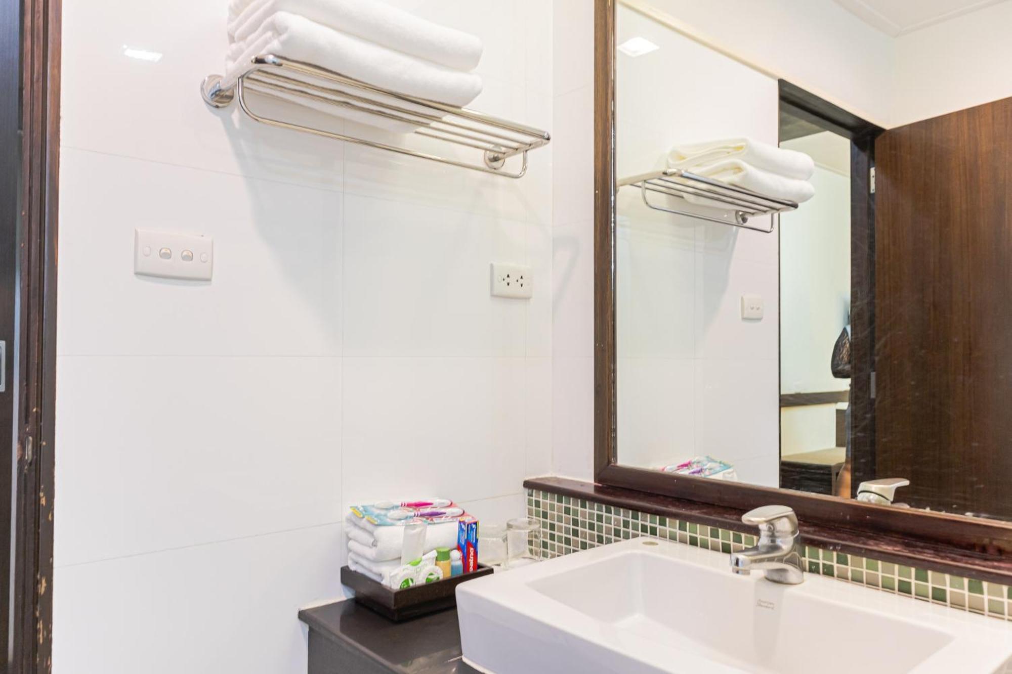 โรงแรม ซิตี้พาร์ค โคราช City Park Hotel Nakhonratchasima Екстериор снимка