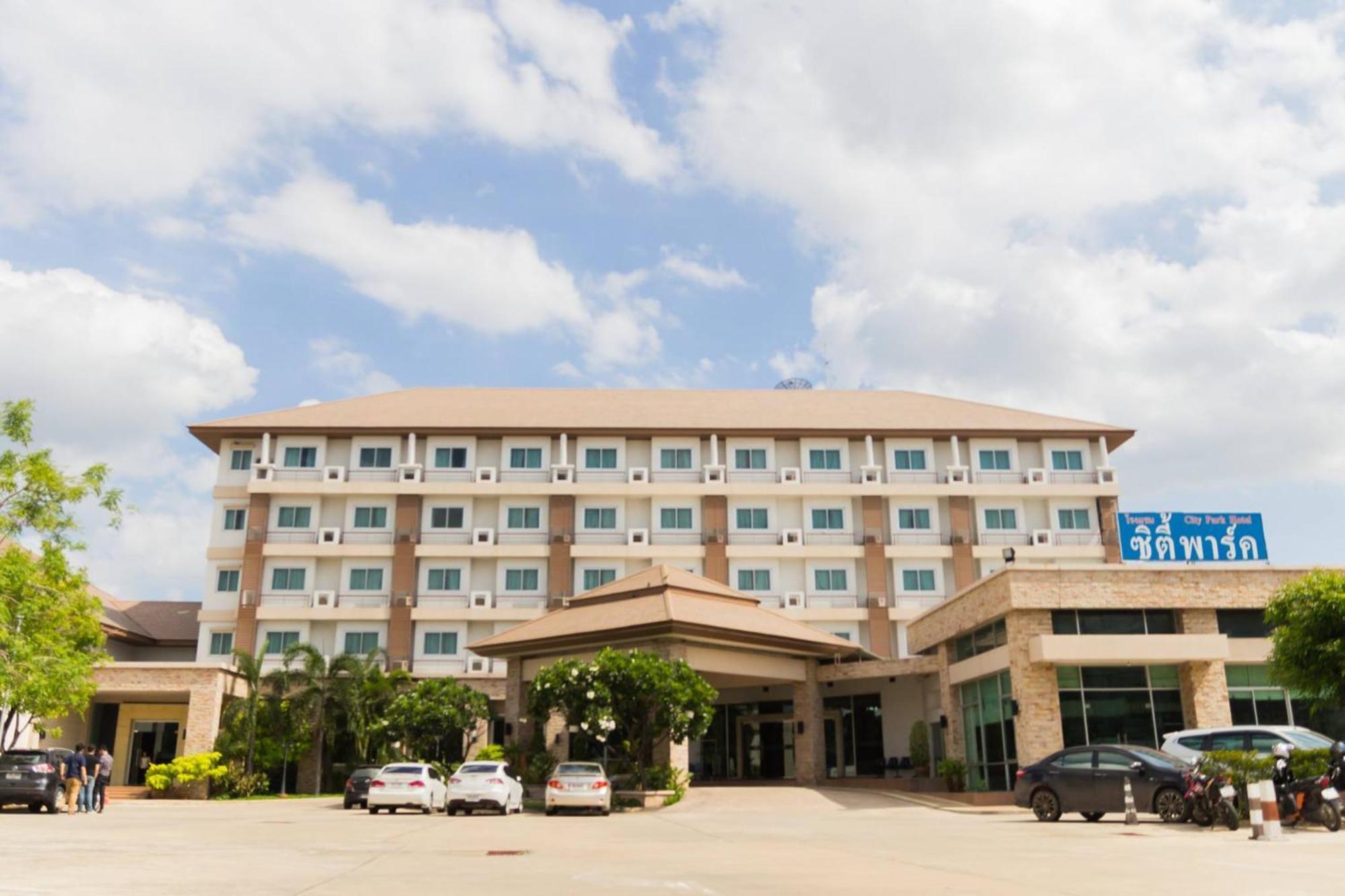 โรงแรม ซิตี้พาร์ค โคราช City Park Hotel Nakhonratchasima Екстериор снимка