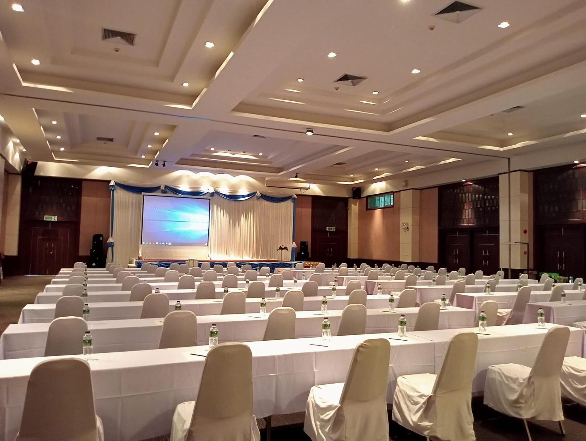 โรงแรม ซิตี้พาร์ค โคราช City Park Hotel Nakhonratchasima Екстериор снимка