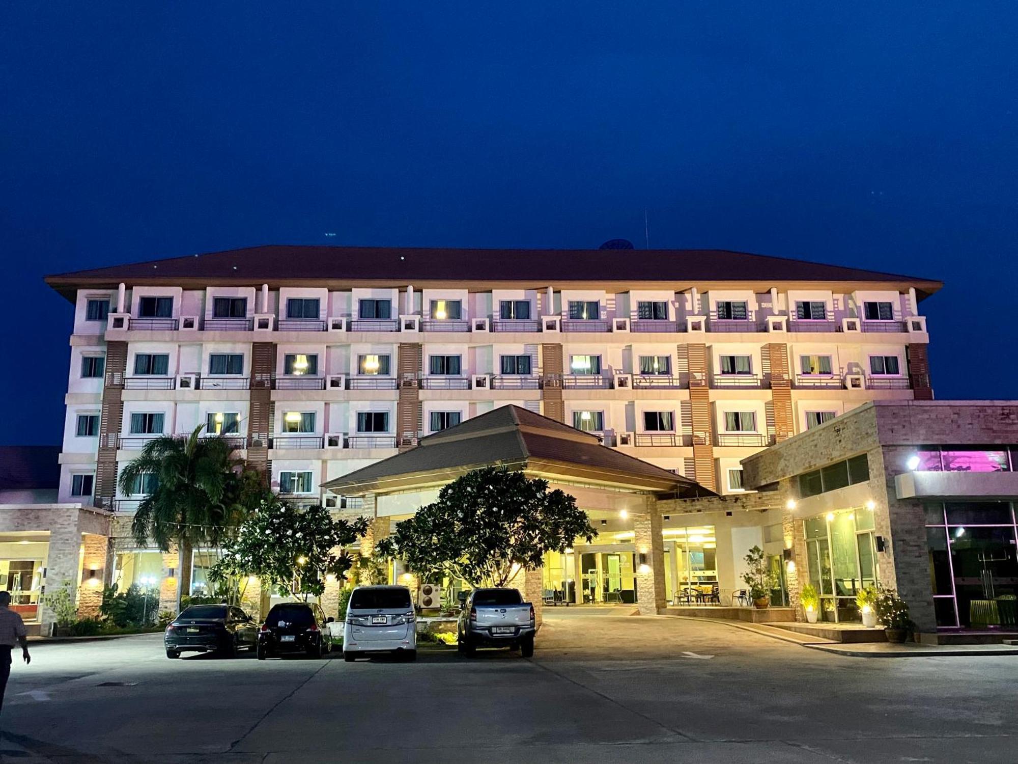 โรงแรม ซิตี้พาร์ค โคราช City Park Hotel Nakhonratchasima Екстериор снимка